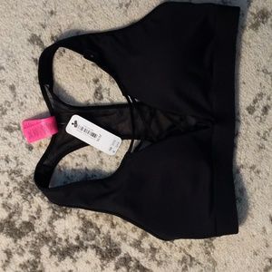 Black T back sports bra